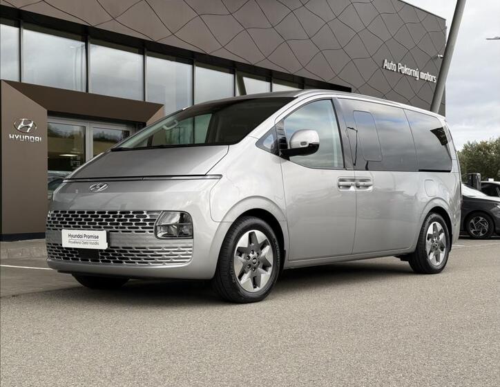 Hyundai Staria 1