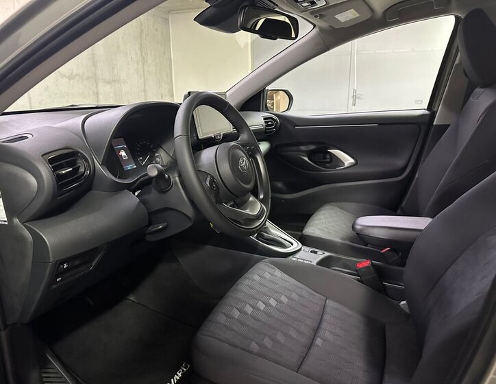 Toyota Yaris 9