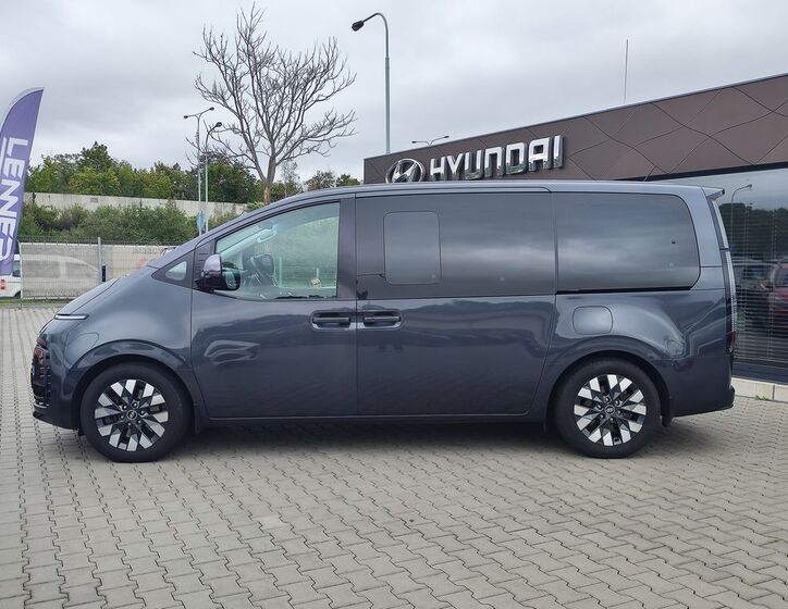 Hyundai Staria 8