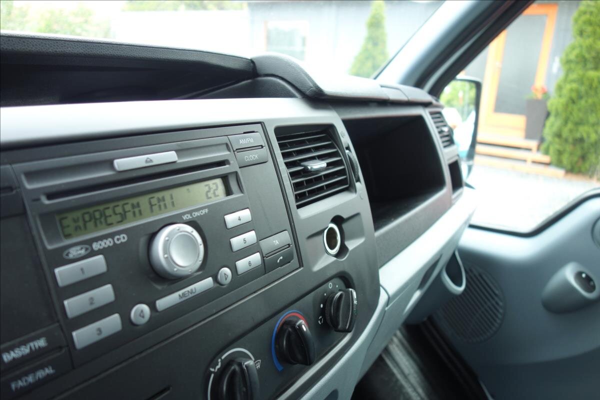 Ford Transit Skříň 2,2 l 74 kw