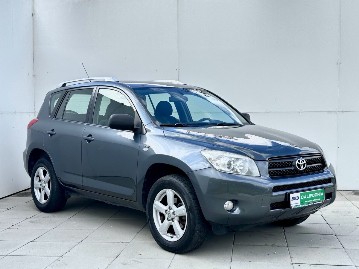 Toyota RAV4 SUV 2,2 l 100 kw
