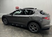 Alfa Romeo Stelvio 5