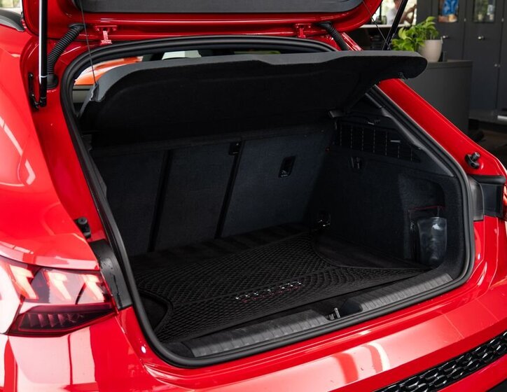 Audi RS3 Hatchback 2,5 l 294 kw