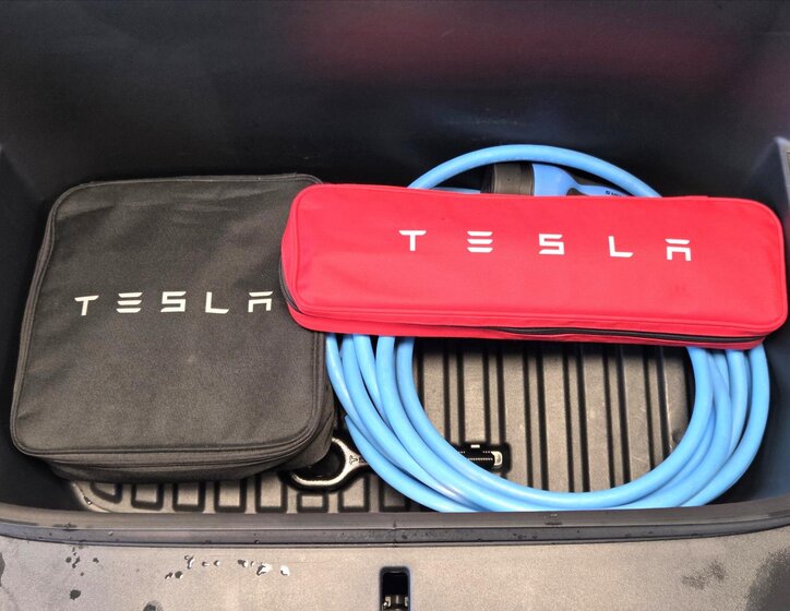 Tesla Model Y SUV / Terénní 0,0 393 kw