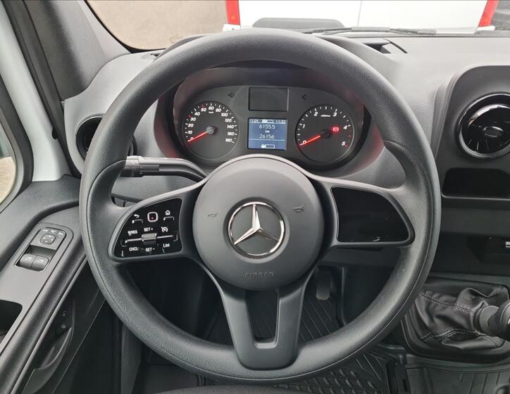 Mercedes-Benz Sprinter 10