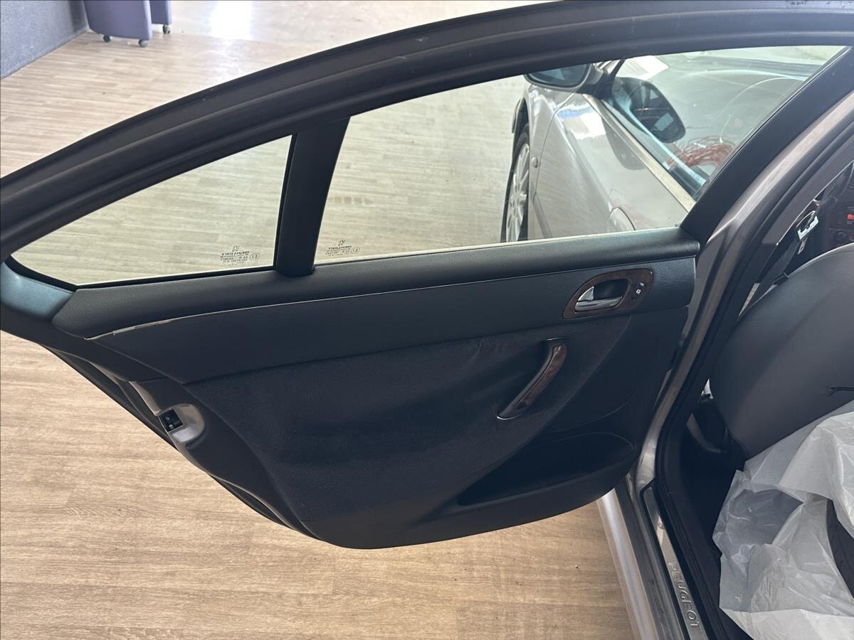 Peugeot 607 Sedan / Limuzína 2,2 l 98 kw