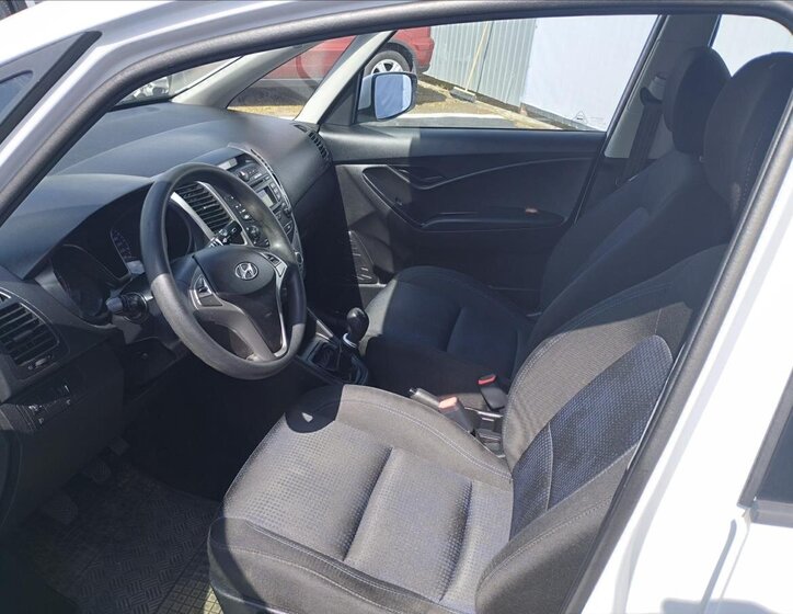 Hyundai ix20 MPV 1,4 l 57 kw