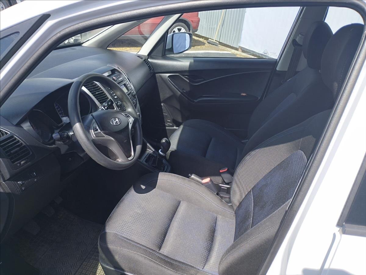 Hyundai ix20 MPV 1,4 l 57 kw