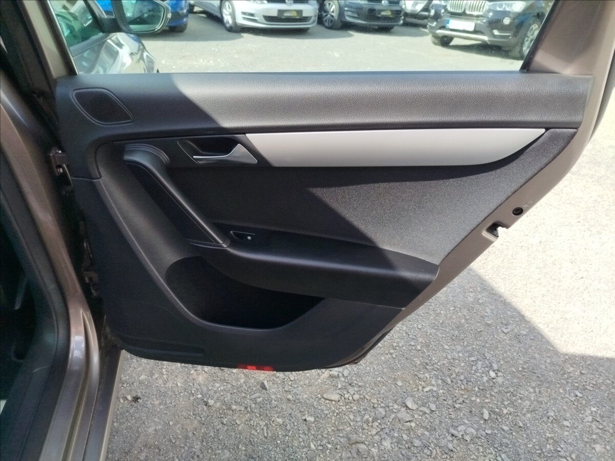 Volkswagen Passat Kombi 2,0 l 103 kw