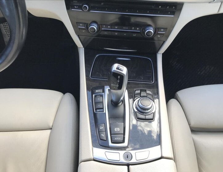 BMW Řada 7 Sedan / Limuzína 3,0 l 190 kw