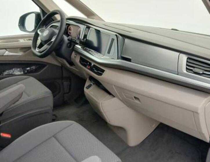 Volkswagen Multivan 11