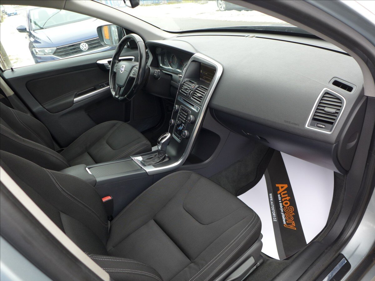 Volvo XC60 SUV 2,4 l 120 kw