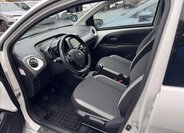 Toyota Aygo Hatchback 998,0 53 kw