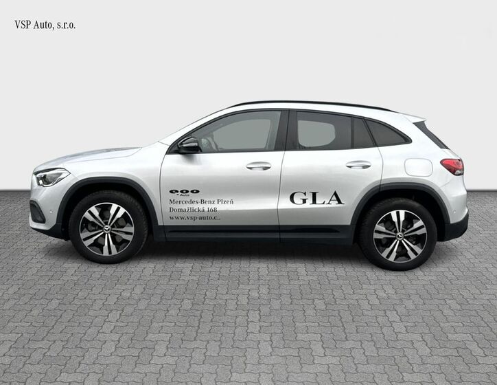 Mercedes-Benz GLA 2