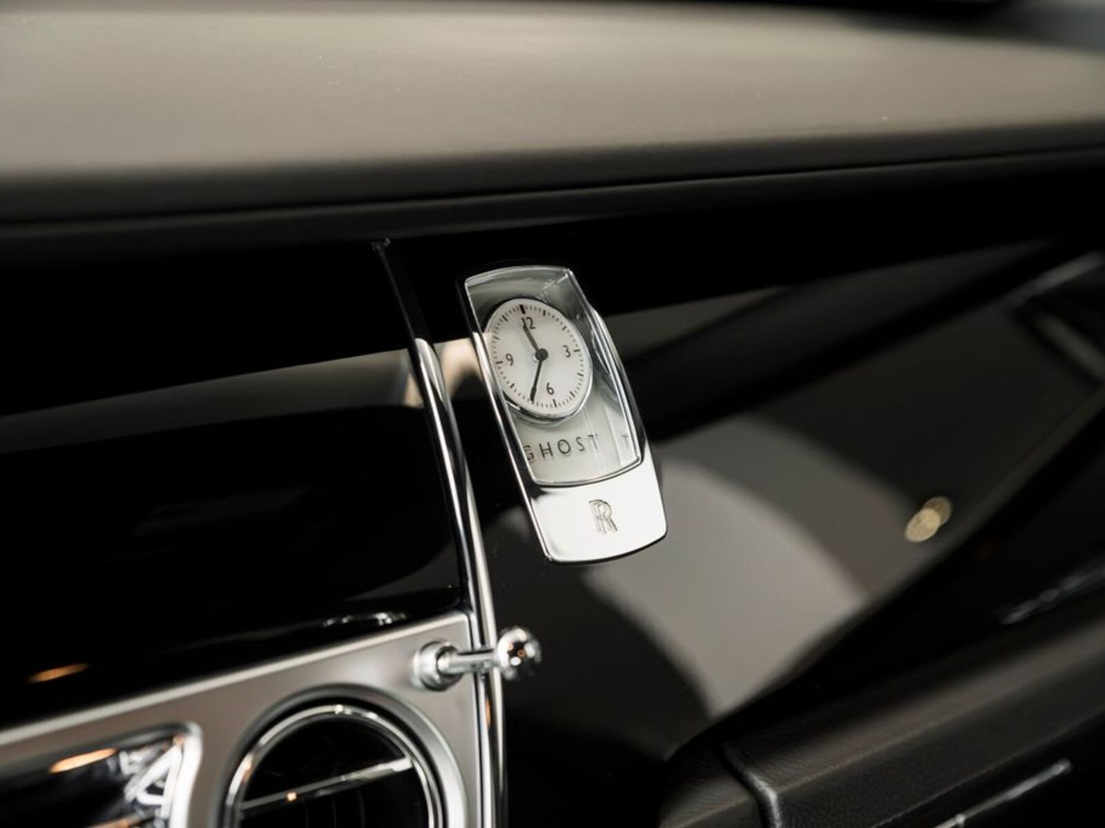 Rolls-Royce Ghost 21