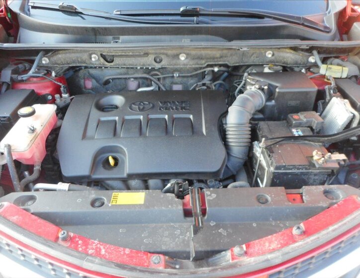 Toyota RAV4 SUV 2,0 l 111 kw