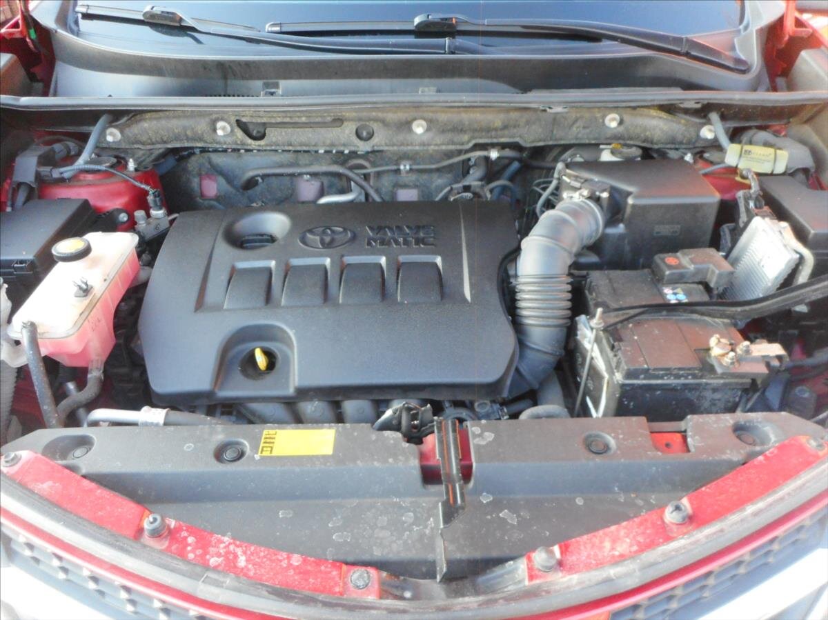 Toyota RAV4 SUV 2,0 l 111 kw