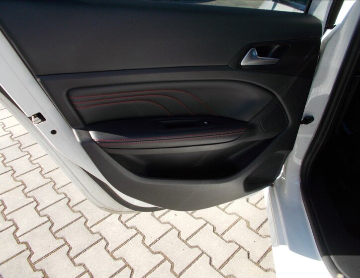 Peugeot 308 Kombi 2,0 l 133 kw