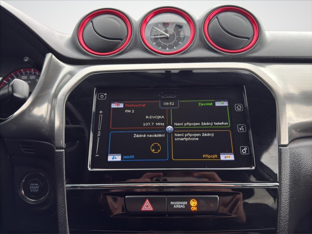 Suzuki Vitara SUV / Terénní 1,4 l 103 kw