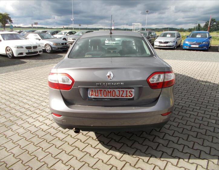 Renault Fluence 9