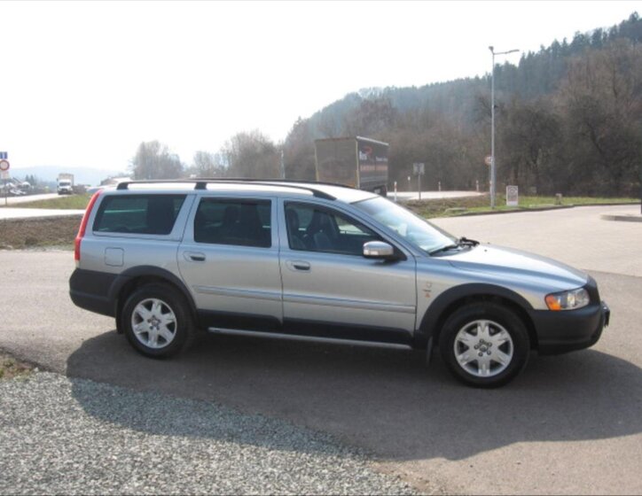 Volvo XC70 Kombi 2,4 l 136 kw