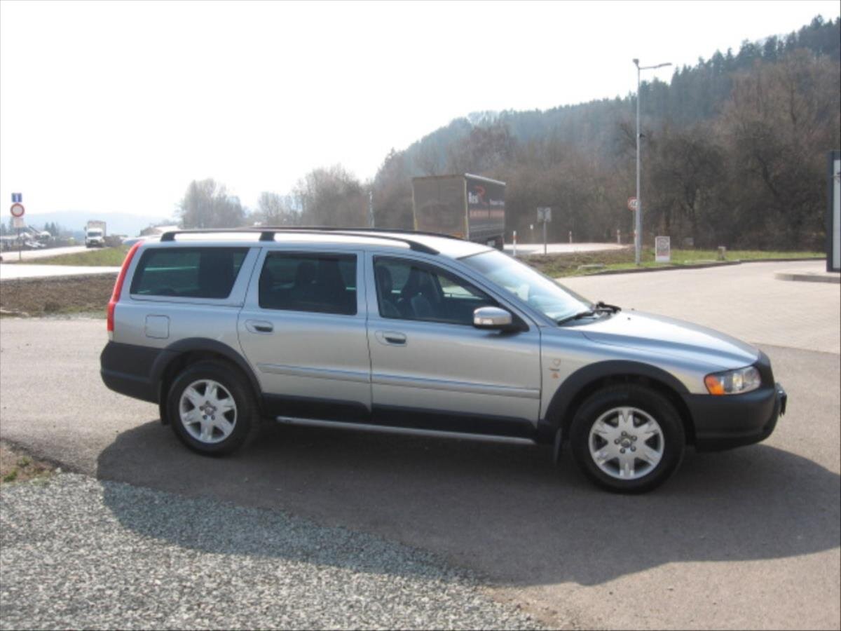 Volvo XC70 Kombi 2,4 l 136 kw