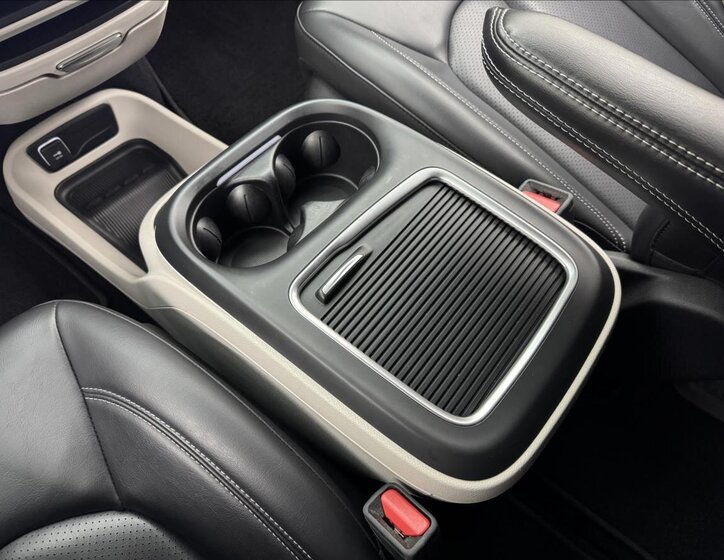 Chrysler Pacifica MPV 3,6 l 214 kw