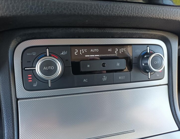 Volkswagen Touareg SUV / Terénní 3,0 l 176 kw
