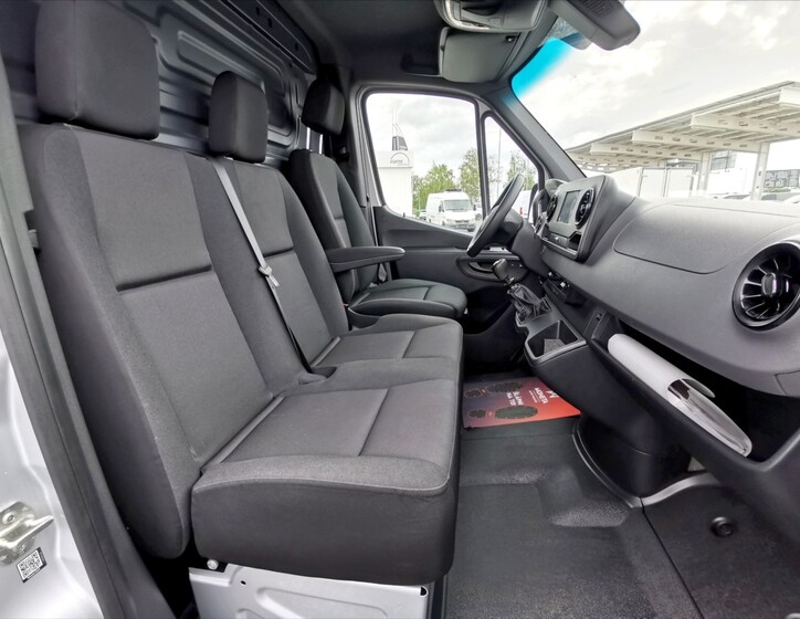 Mercedes-Benz Sprinter 7