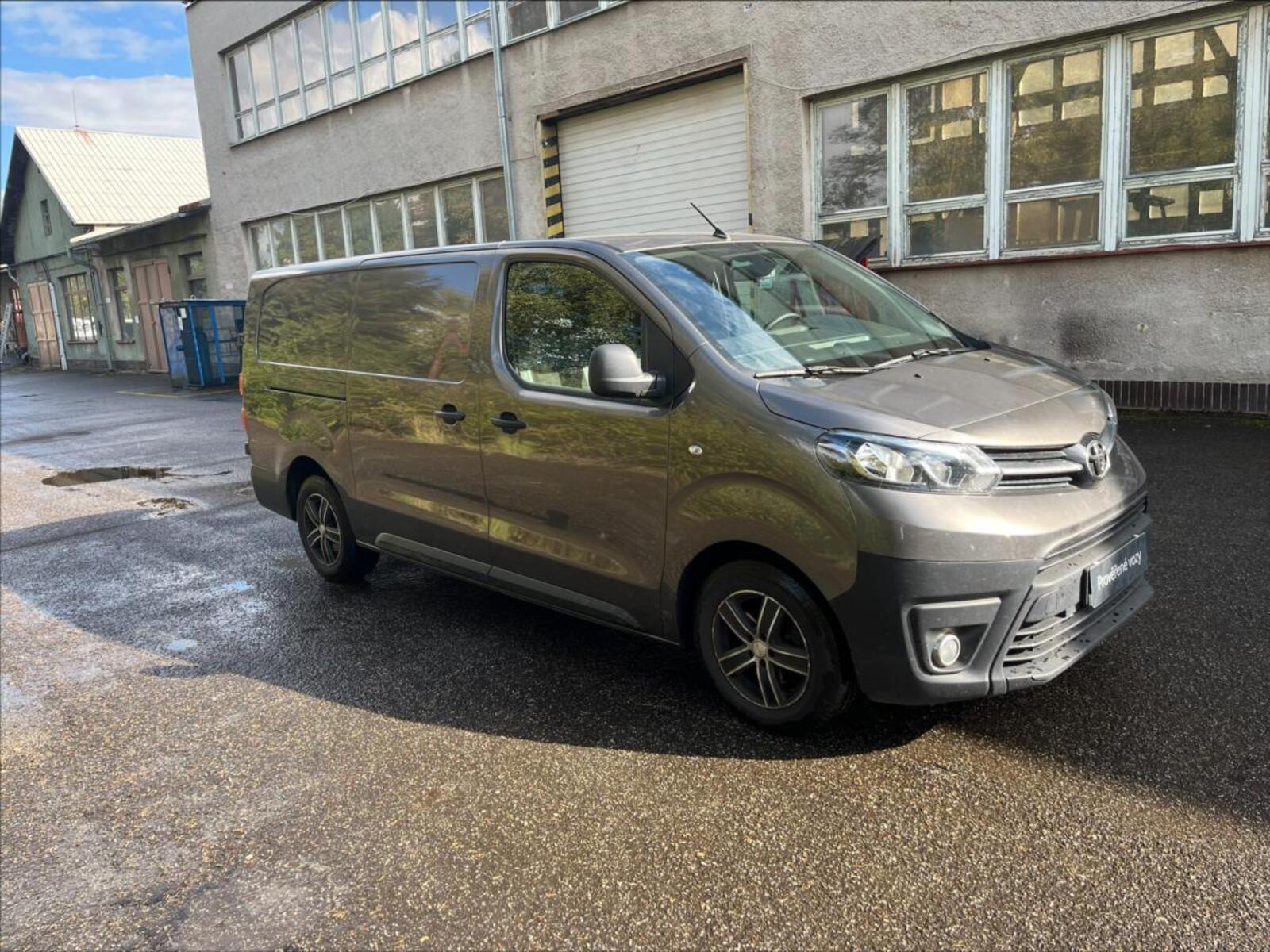 Toyota ProAce 6
