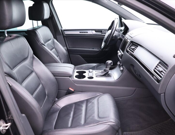 Volkswagen Touareg SUV / Terénní 3,0 l 193 kw