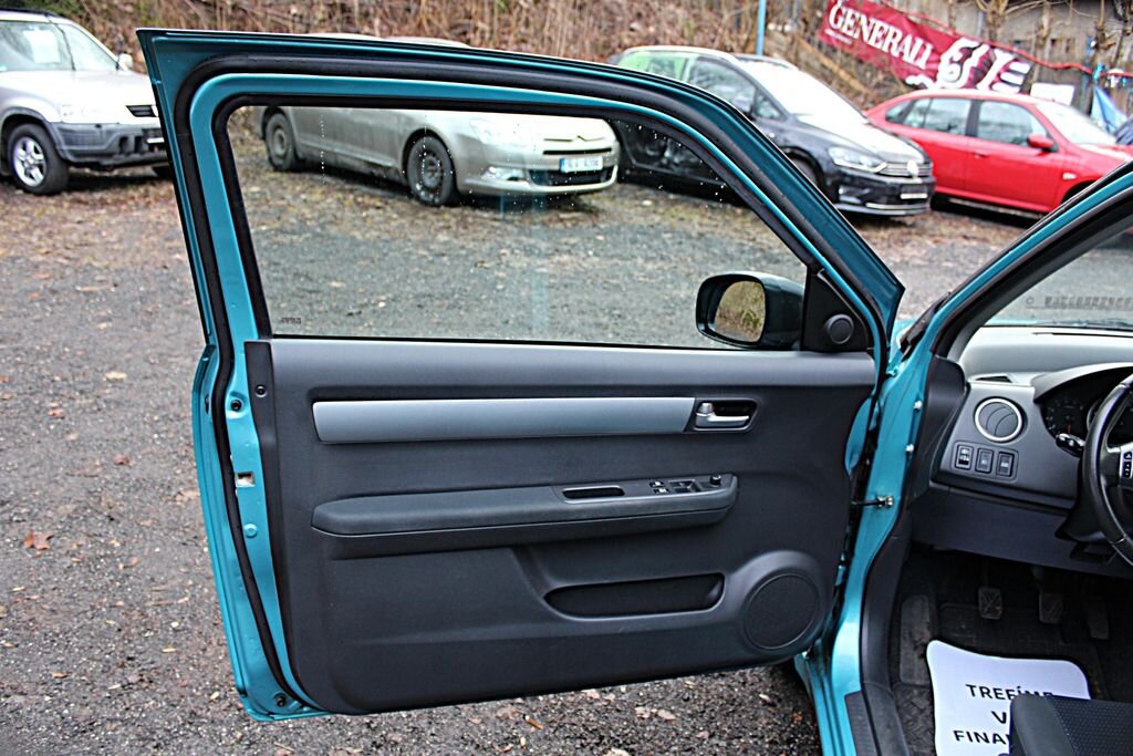 Suzuki Swift Hatchback 1,3 l 67 kw