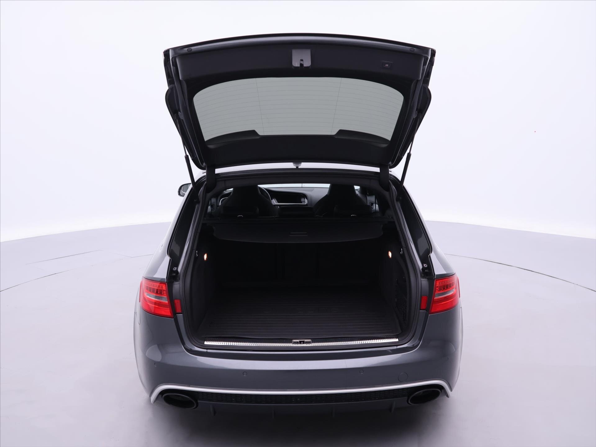 Audi RS 4 Kombi 4,2 l 331 kw