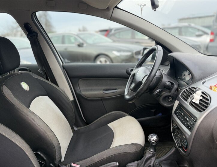 Peugeot 206 Hatchback 1,4 l 50 kw