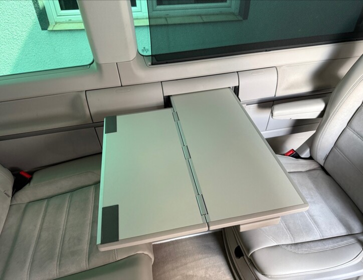 Volkswagen Multivan 25