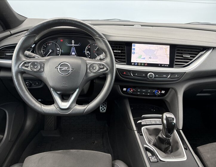 Opel Insignia Hatchback 2,0 l 128 kw