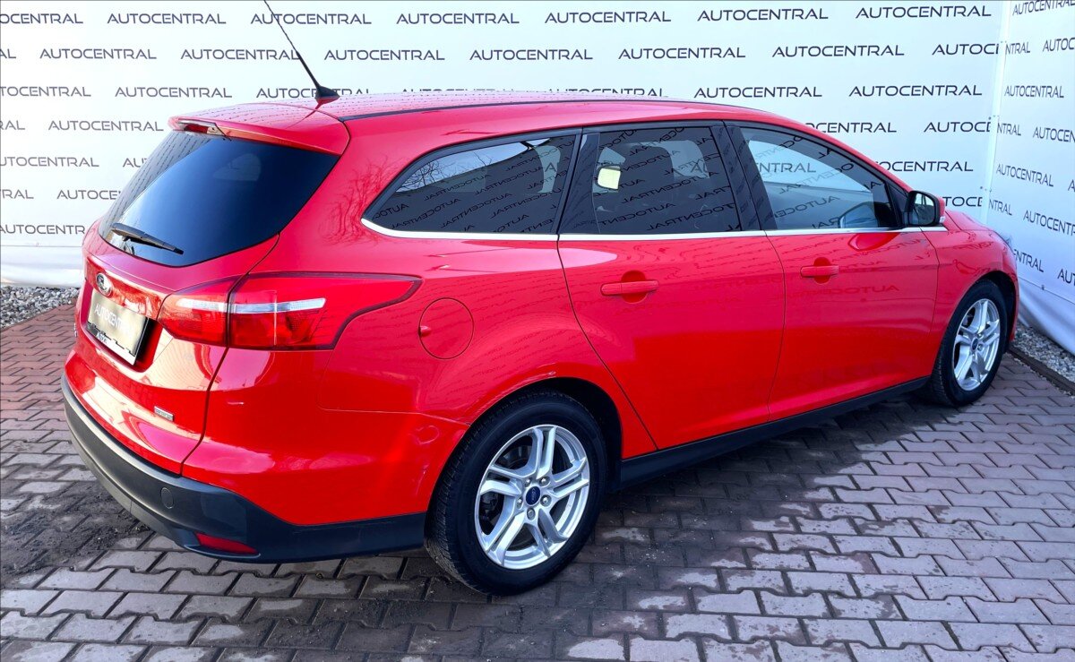 Ford Focus Kombi 999,0 92 kw