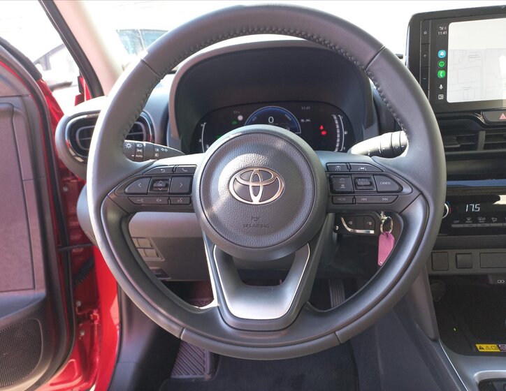 Toyota Yaris Cross CUV / Crossover 1,5 l 68 kw