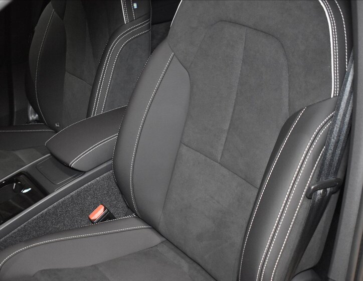 Volvo EC40 SUV / Terénní 0,0 185 kw