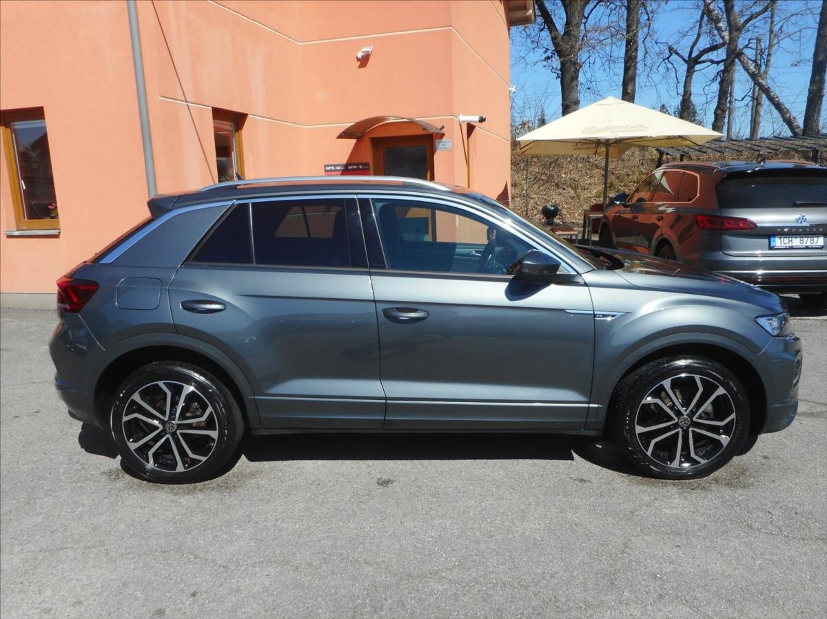 Volkswagen T-Roc SUV / Terénní 1,5 l 110 kw