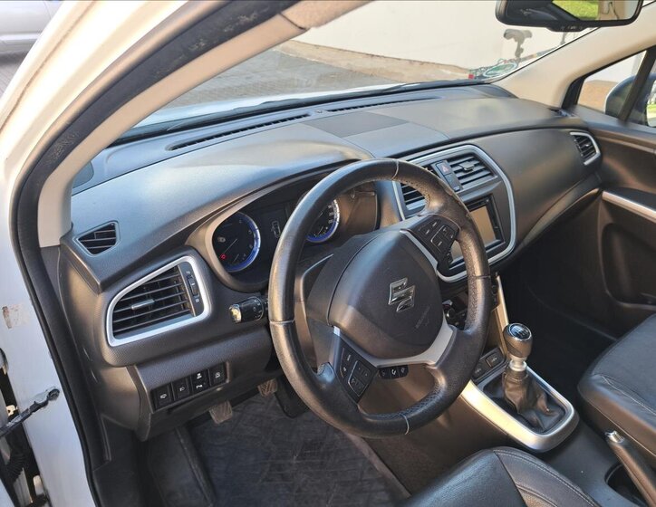 Suzuki SX4 S-Cross Hatchback 1,6 l 88 kw