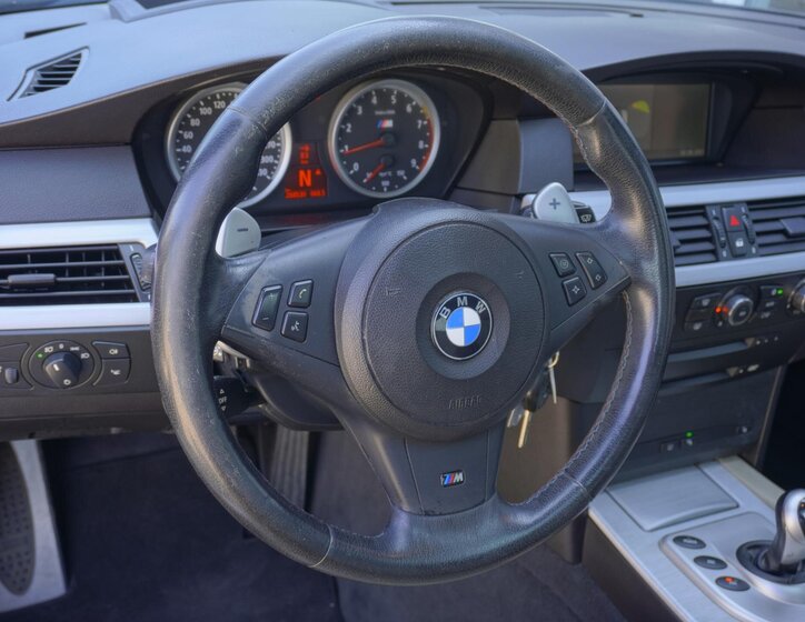 BMW M5 Sedan 5,0 l 373 kw