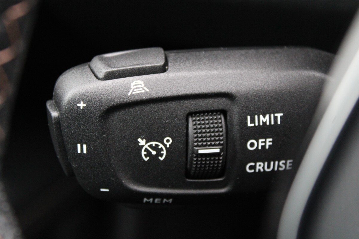 Peugeot 3008 SUV 1,5 l 96 kw