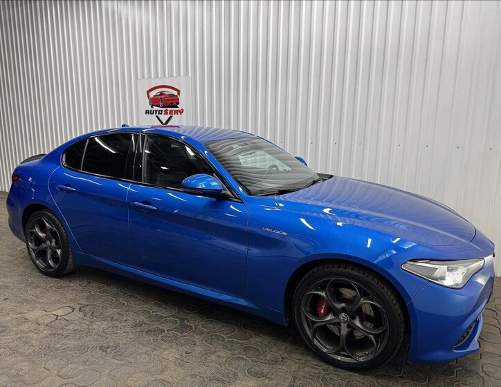 Alfa Romeo Giulia Sedan / Limuzína 2,0 l 206 kw