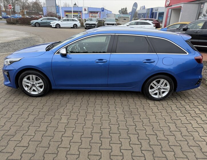 KIA Ceed 4