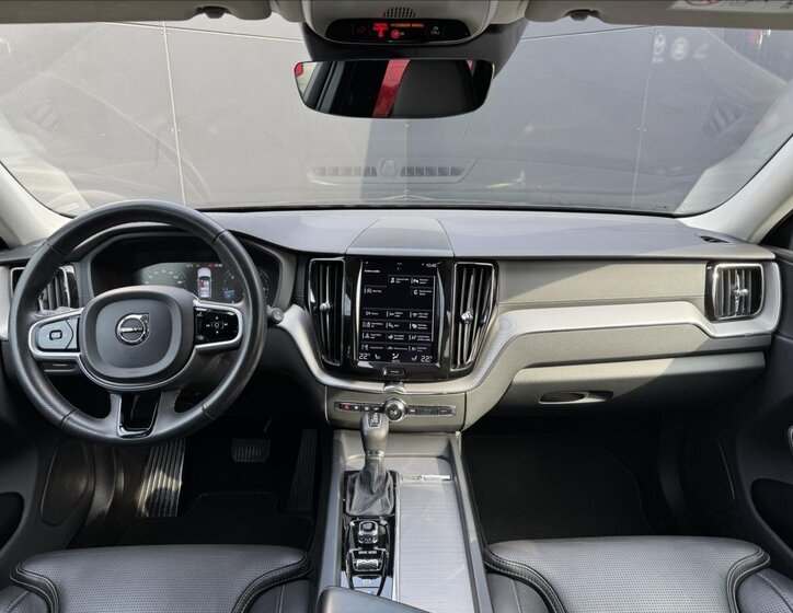 Volvo XC60 SUV / Terénní 2,0 l 173 kw