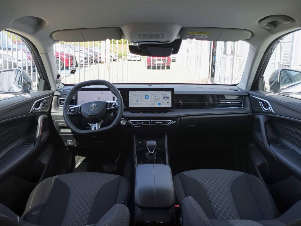 MG HS SUV / Terénní 1,5 l 125 kw