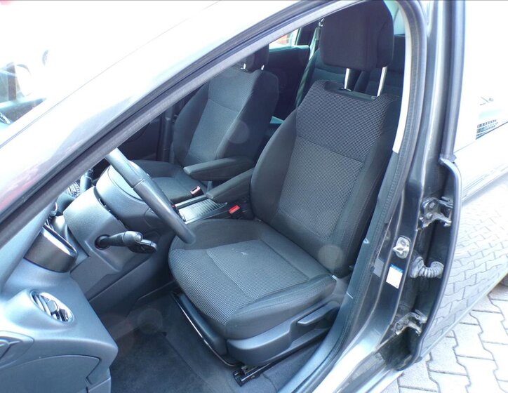 Peugeot 5008 Kombi 1,6 l 115 kw