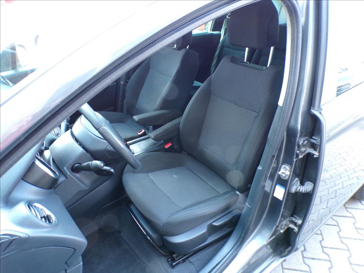 Peugeot 5008 Kombi 1,6 l 115 kw