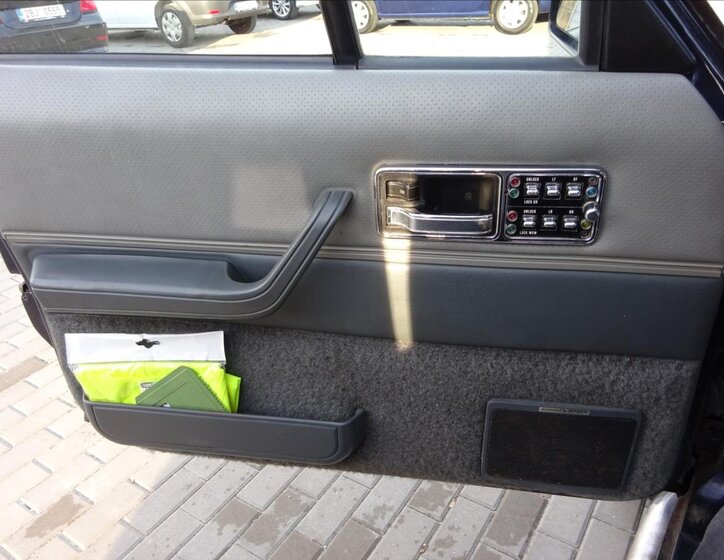 Jeep Cherokee SUV 4,0 l 136 kw